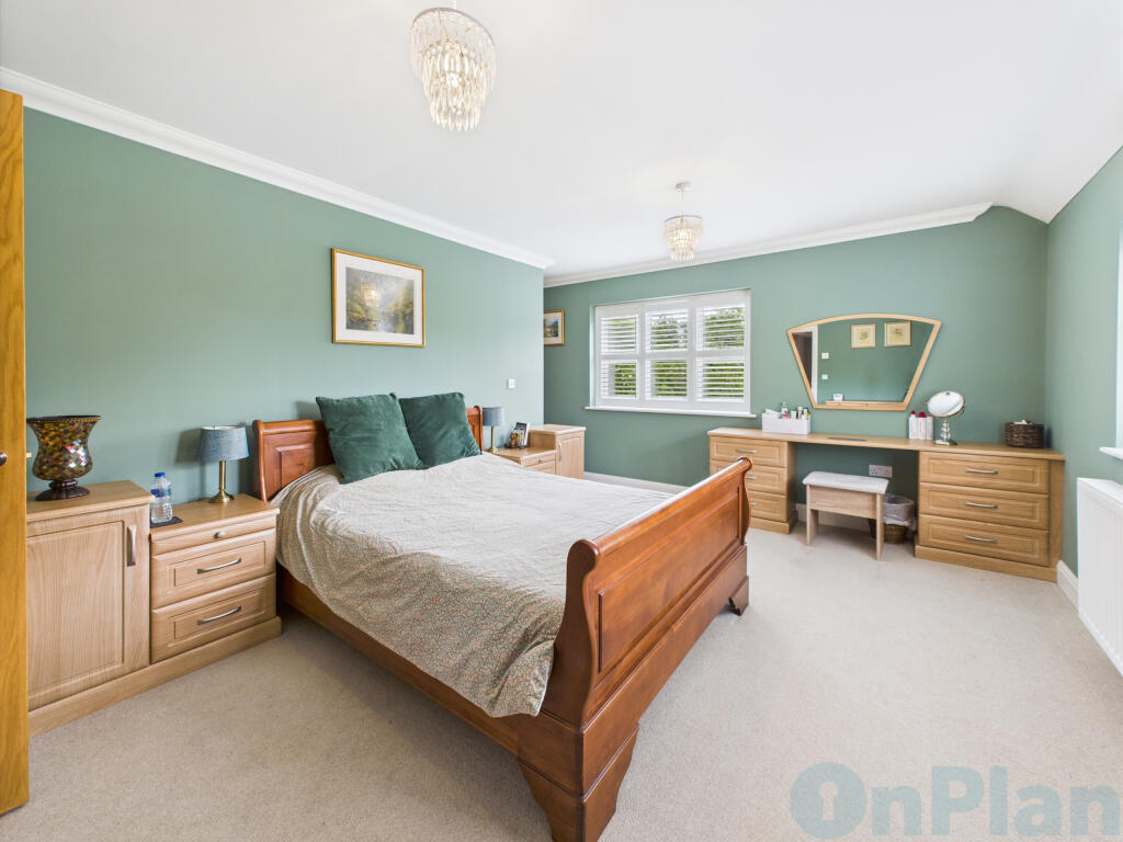 CAM04024G0-PR0028-STILL037