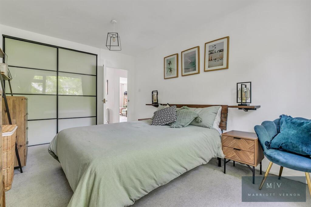 Flat 4 Linkfield Court MV-5.jpg