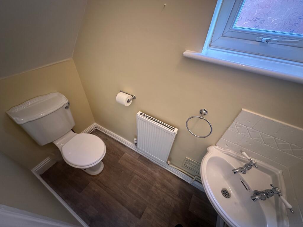 Cloakroom/wc