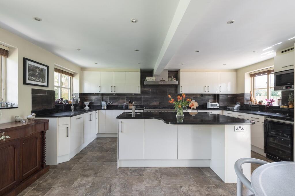 Kitchen / Breakfast Room