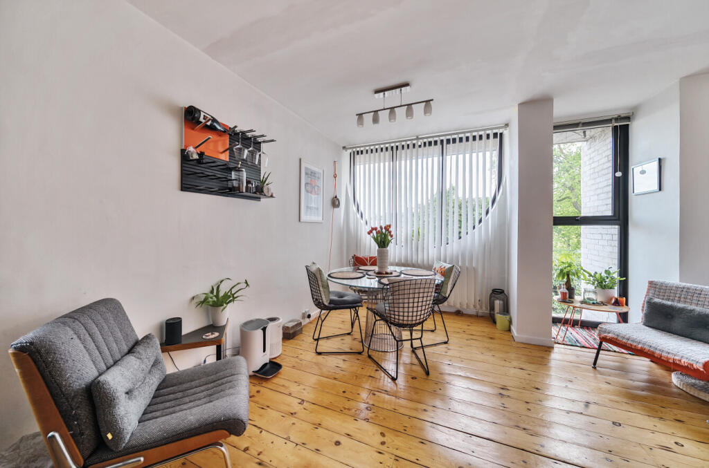 8-681a84873bd3c-1...