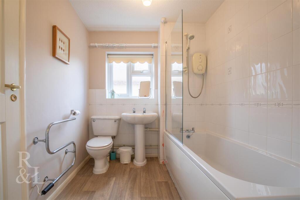 2 Gardens Court (7).jpg