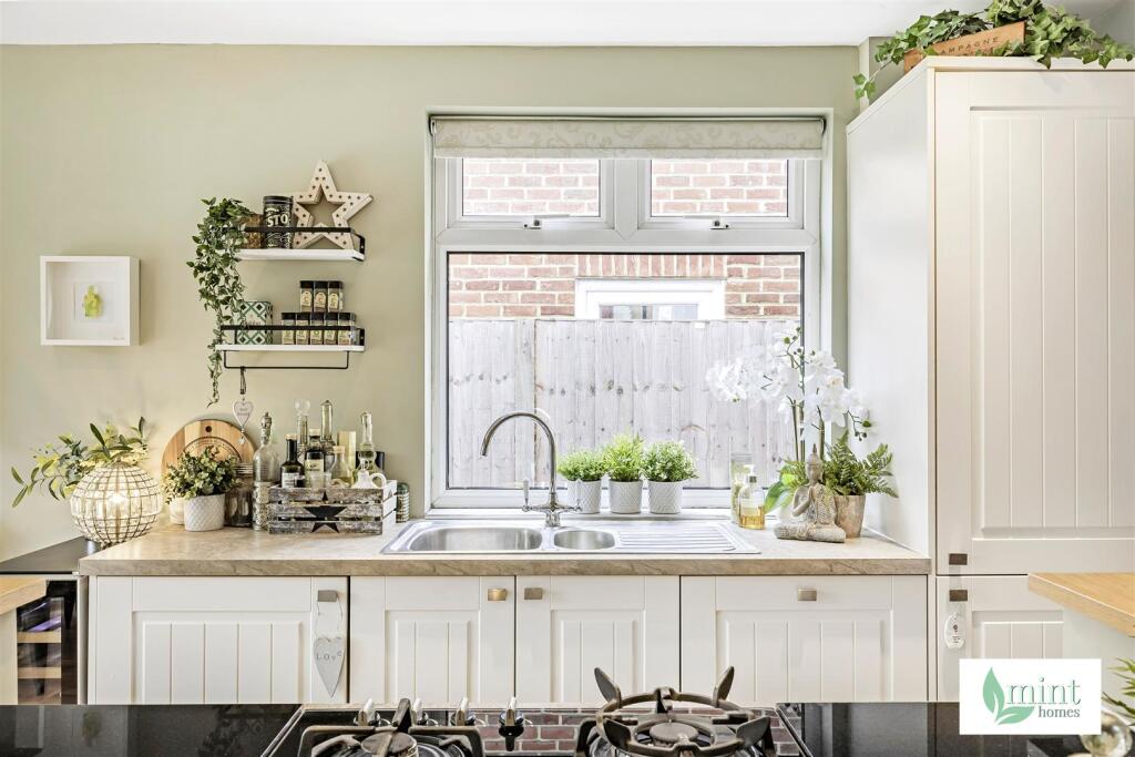Mint_-_Chapel_Grove__2_-20.jpg