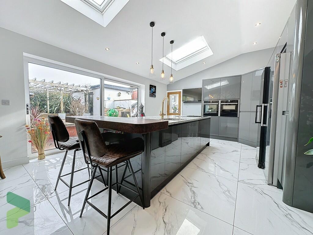 Breakfast kitchen...