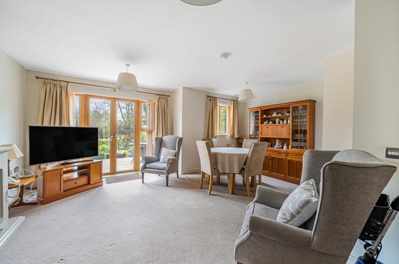 Living/dining room