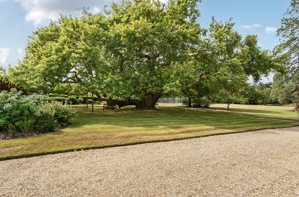 1327648-7-687f5e7...