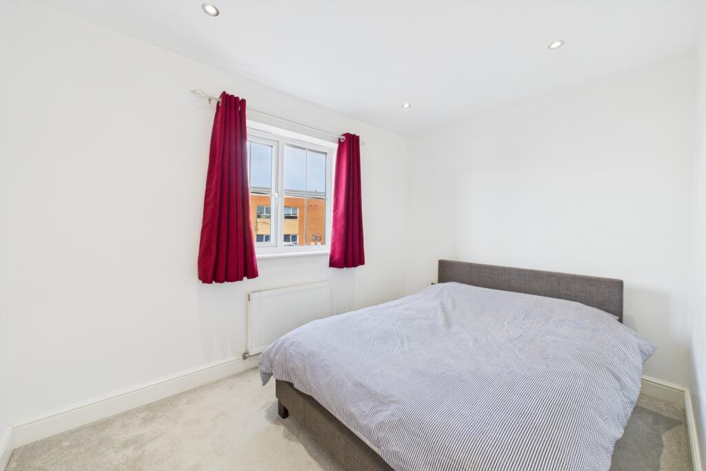 CAM03162G0-PR0224-STILL017