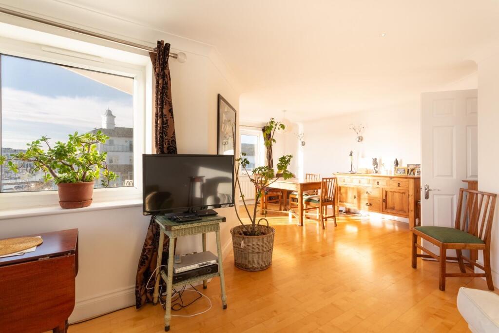 Britannia Court-19.jpg