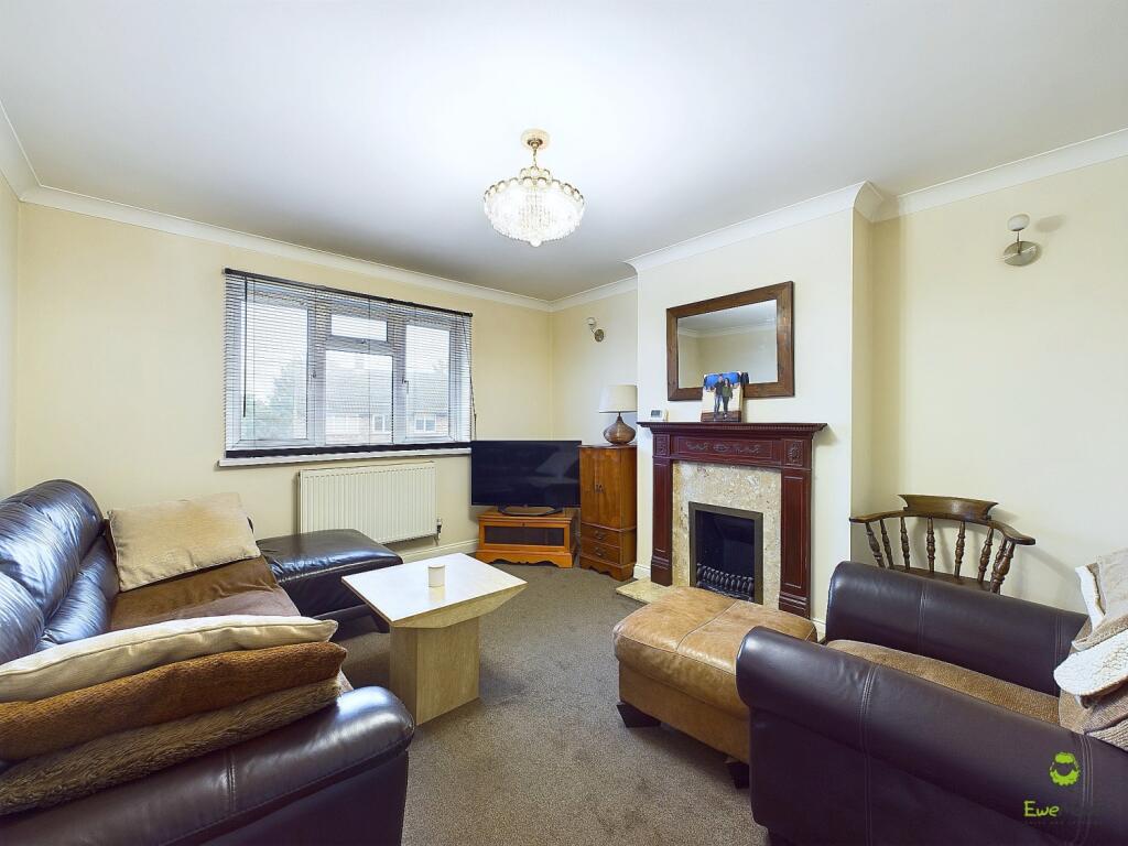 CAM03418G0-PR0181-STILL001