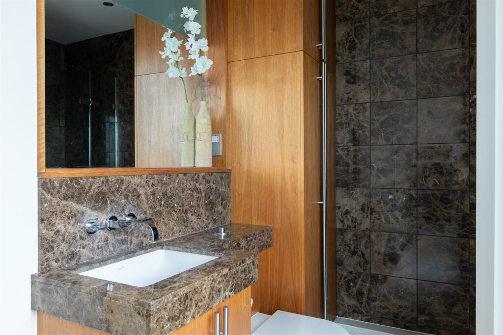 Horizon Building 4.jpg