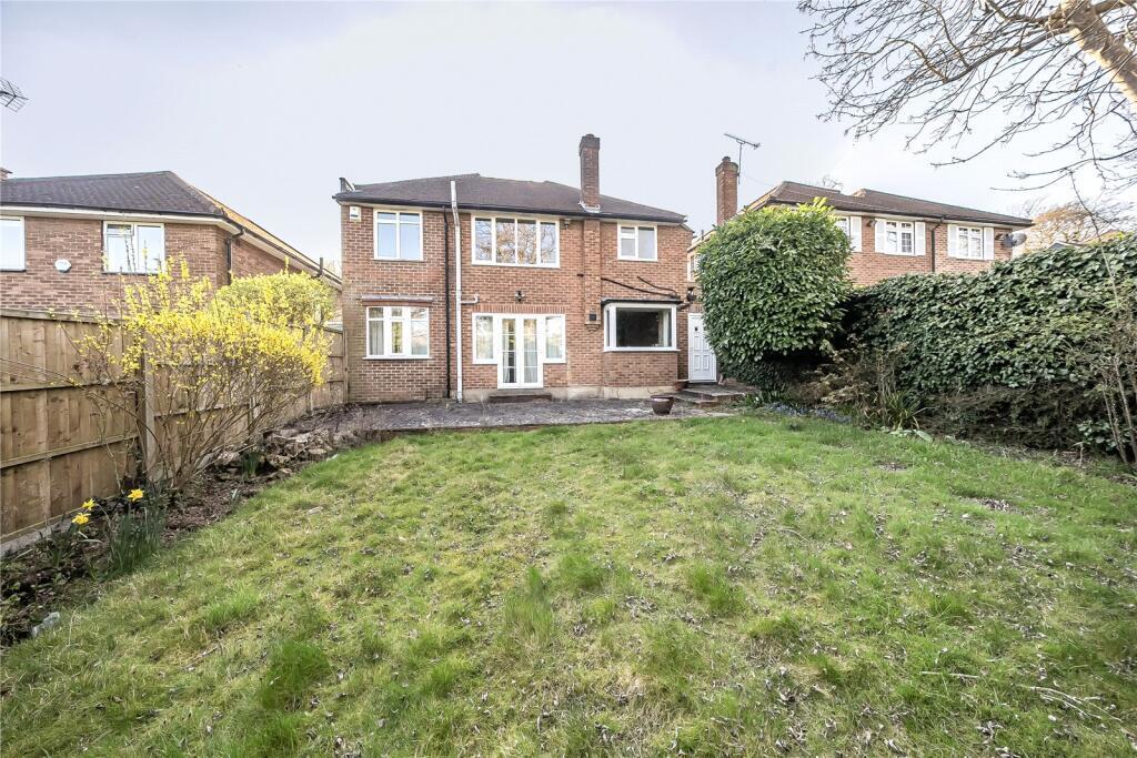 Davidson Frost-Wellings, DFW, Winscombe Way, Garde