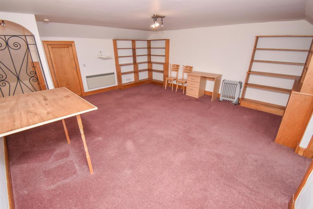 LOFT ROOM