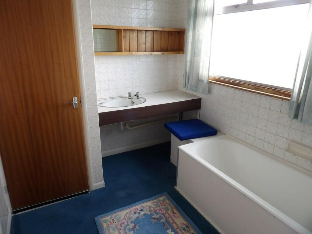 BATH &amp; SHOWER ROOM