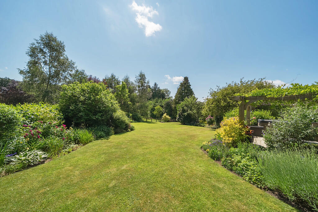 1303673-3-6852d78...