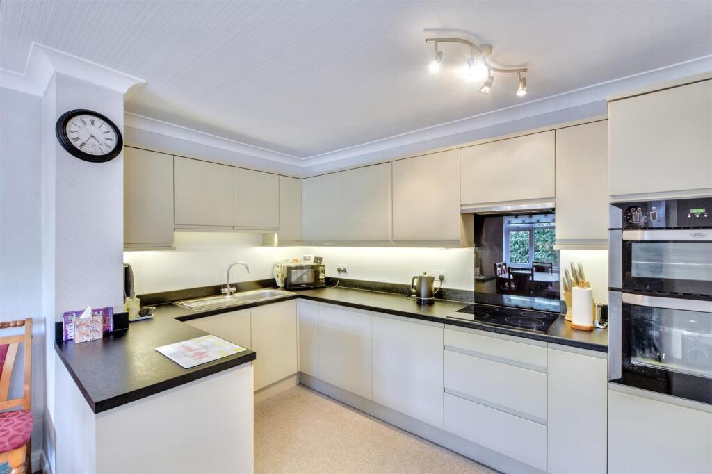 Kitchen_4.jpeg