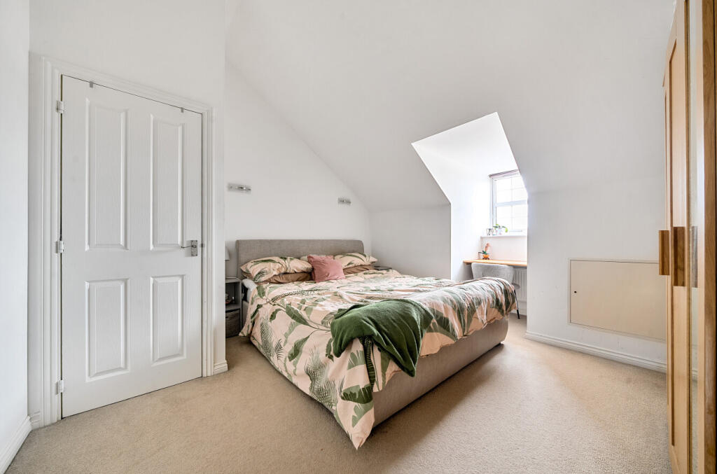 1326589-12-6878bc...