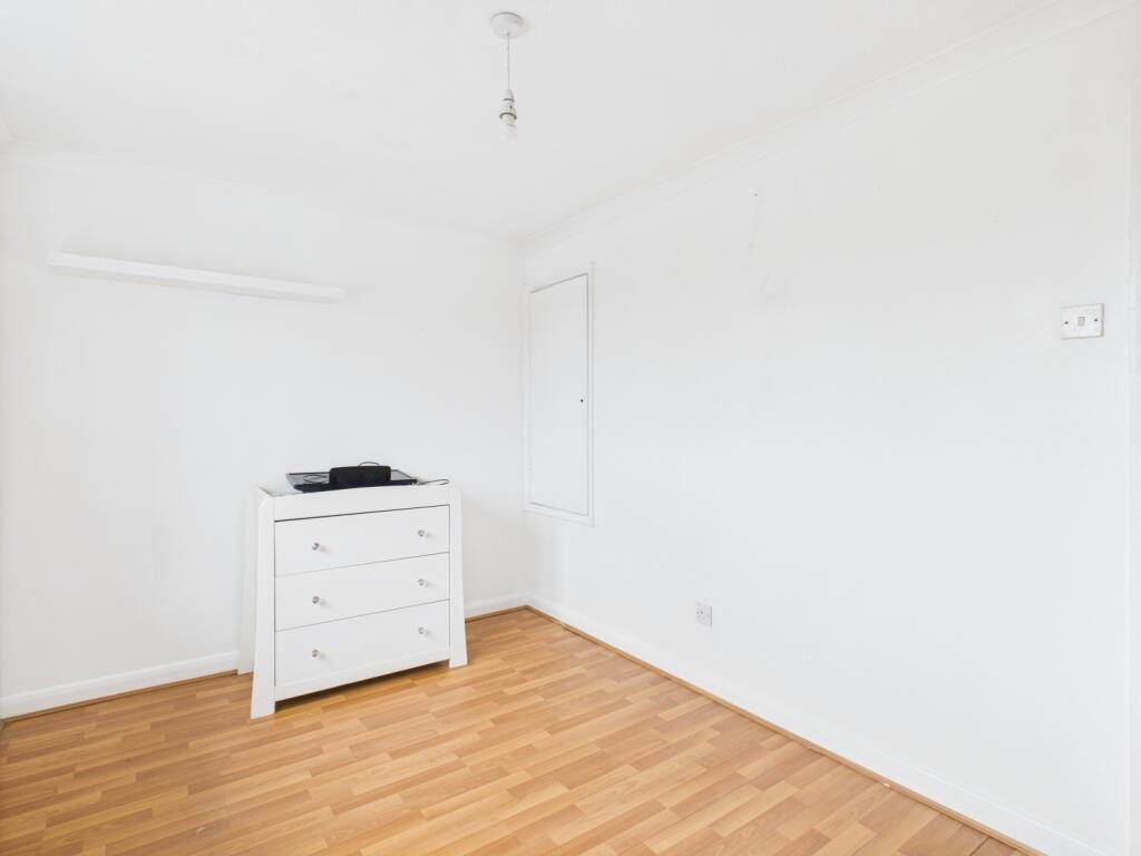 CAM03729G0-PR0059-STILL016