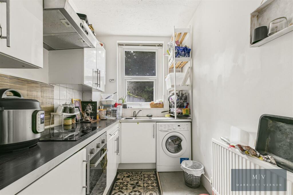 Birdhurst Rise Marriott-7.jpg