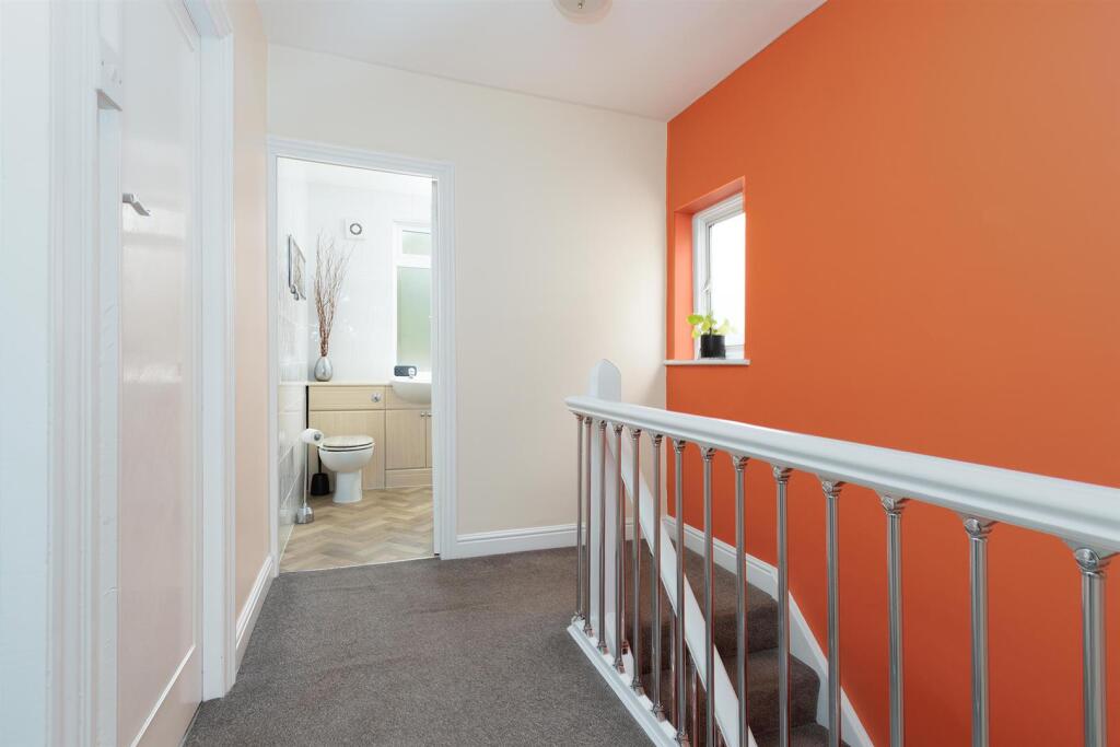 7 Shenstone Avenue, Rugby (2).jpg