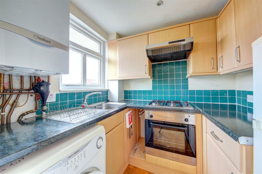 9c_hayter_road_kitch