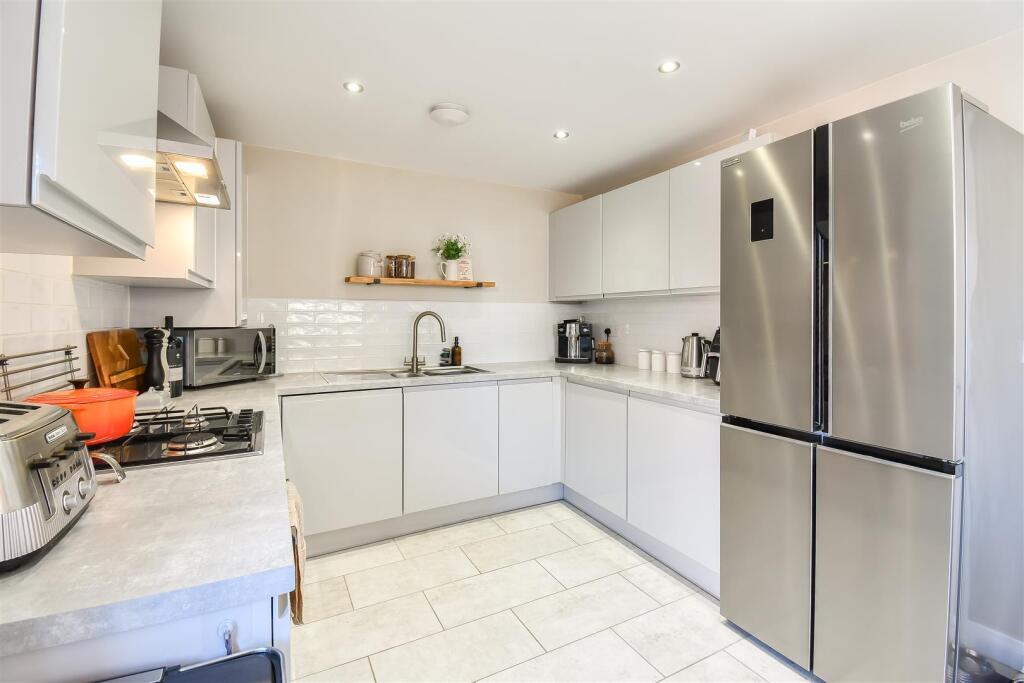 Kitchen/Dining