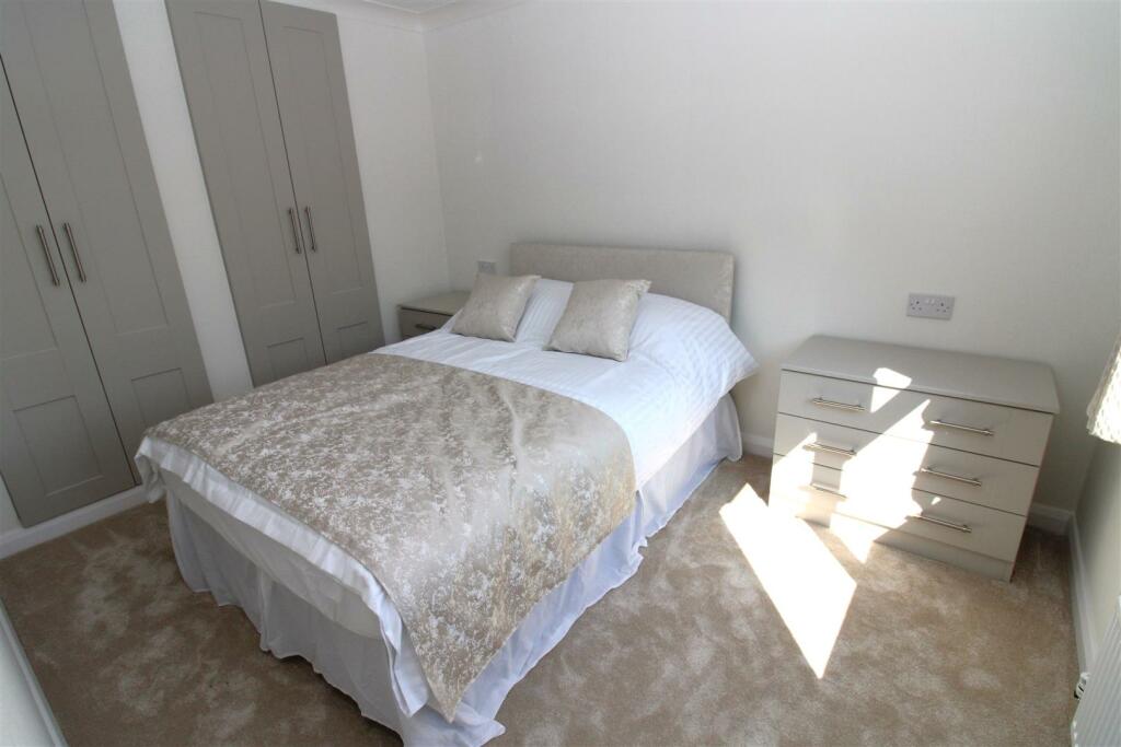 master bedroom.JPG
