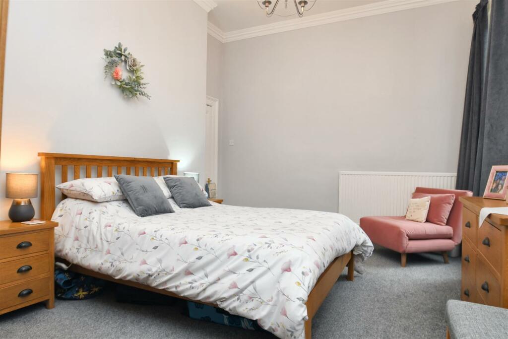 Bedroom 2.JPG