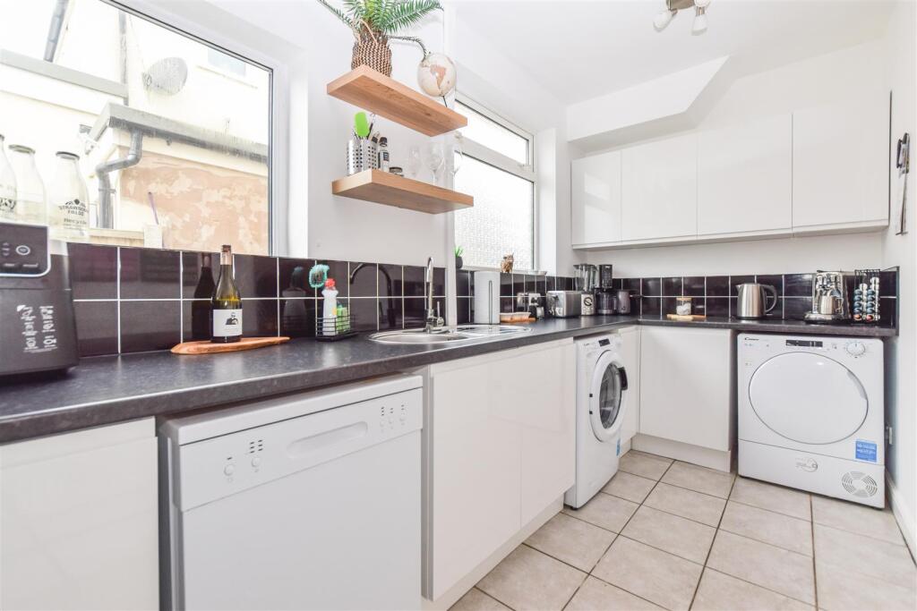 Constables - Circular Drive -18.jpg