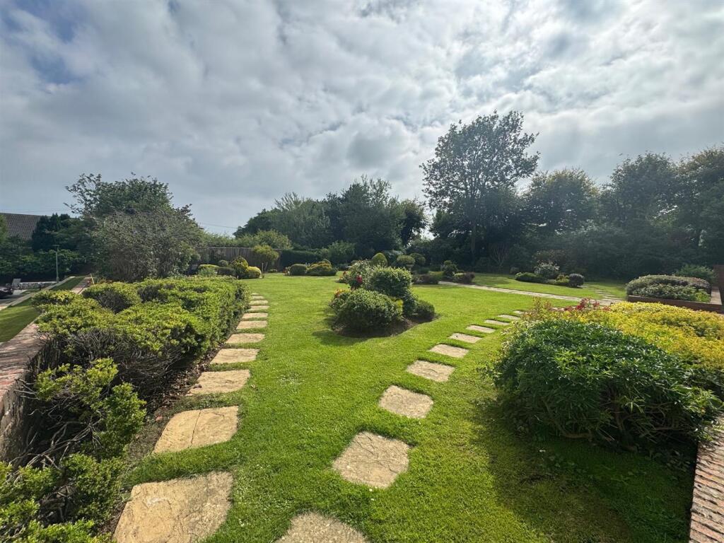 Garden 2.jpg
