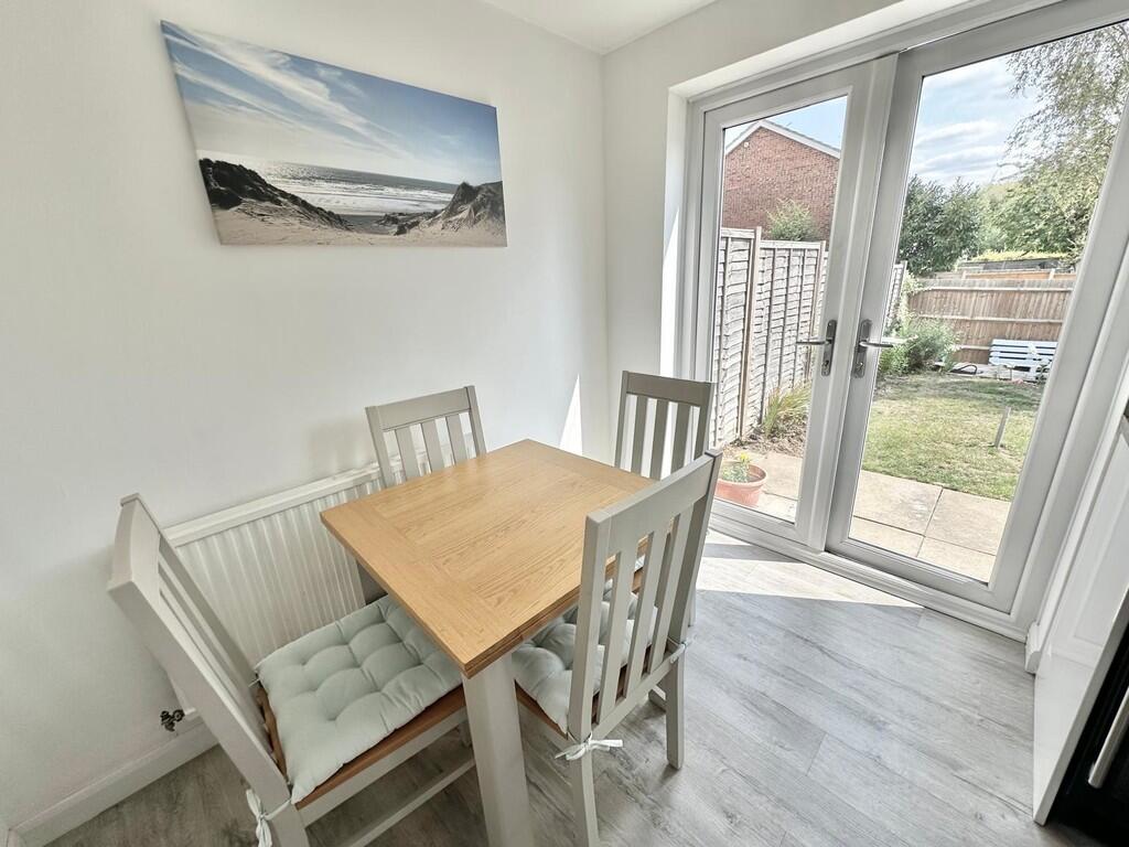 IMG-20250822-WA00...