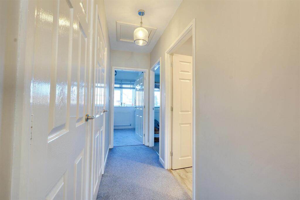 FIRST FLOOR LANDING