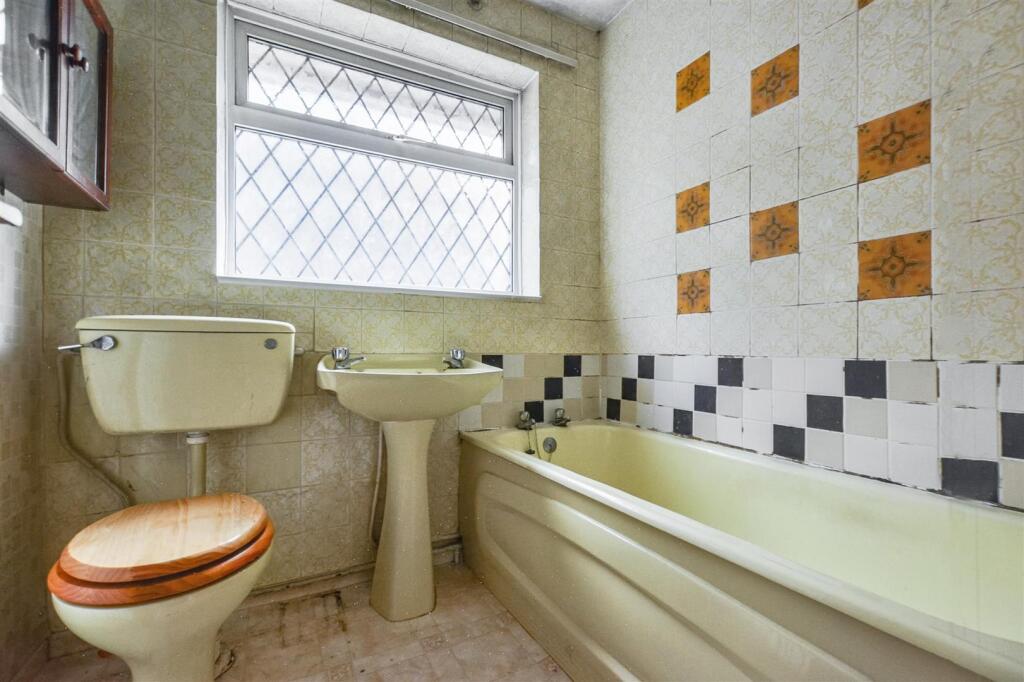 Bathroom.jpeg