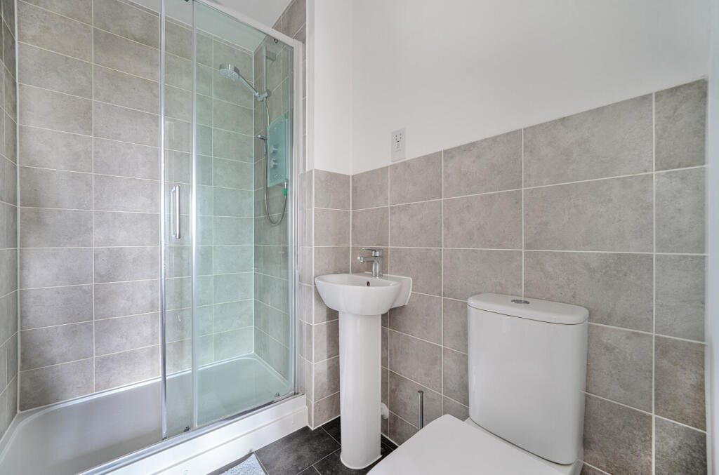 1289668-8-682efee...