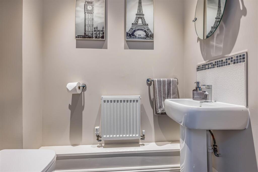 32 Longcroft Way, Havant-Small-PorticoMarketing-Ne