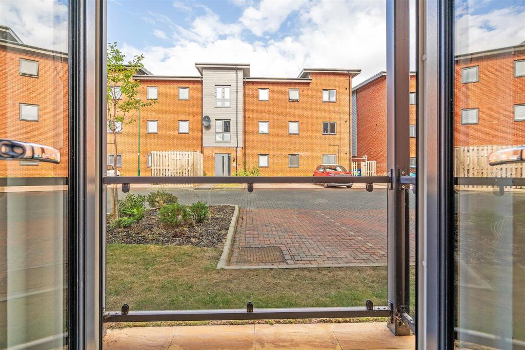 69 Newman Square_9.jpg