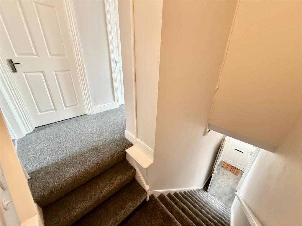 STAIRWAY/LANDING