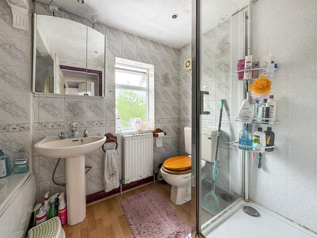 Bath/shower/WC