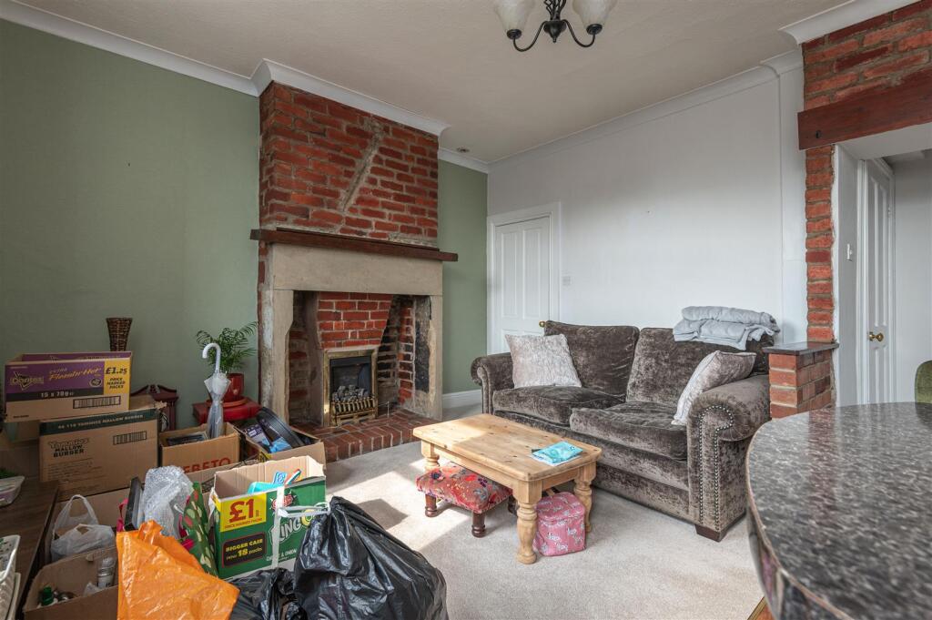 Lounge/Kitchen