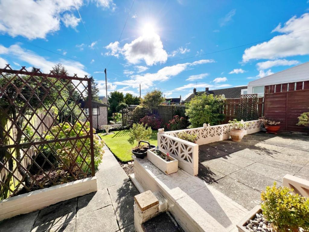 Garden 1.jpg