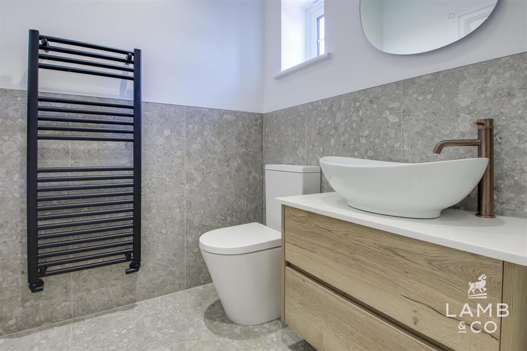 EN-SUITE