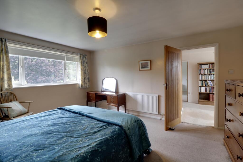 Bed 1 b