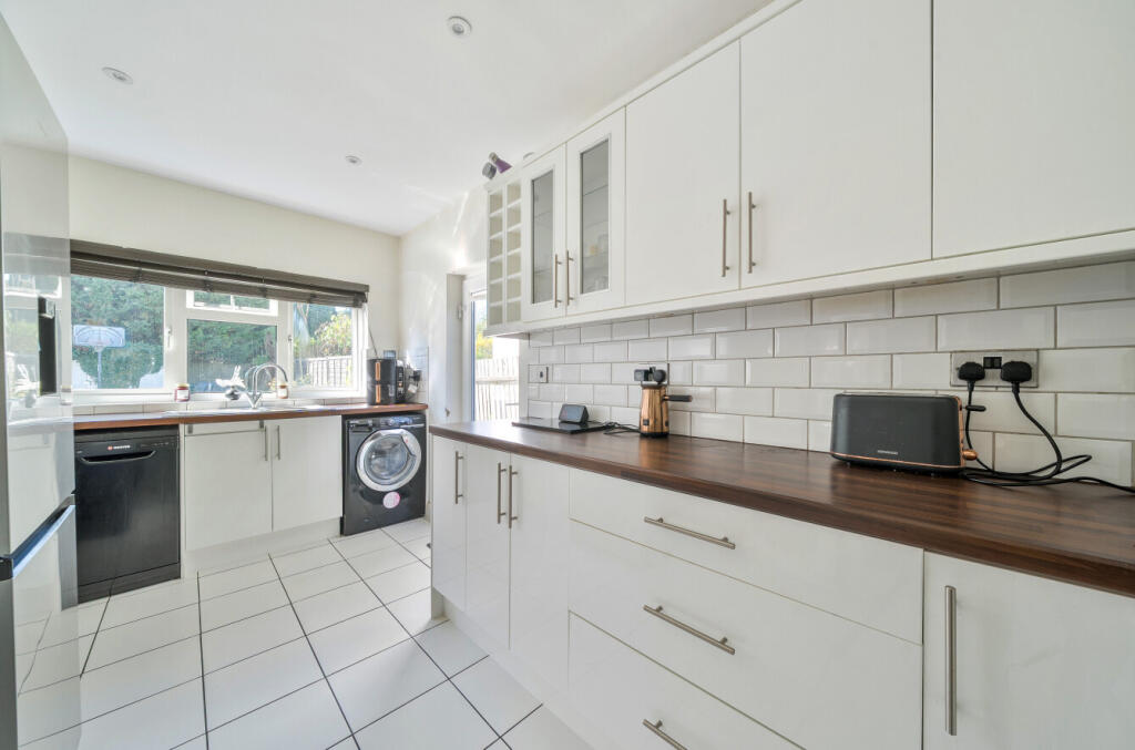 1361858-5-68dbccf...