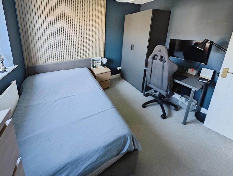 9f6f4c0e-bed 202a.jpg