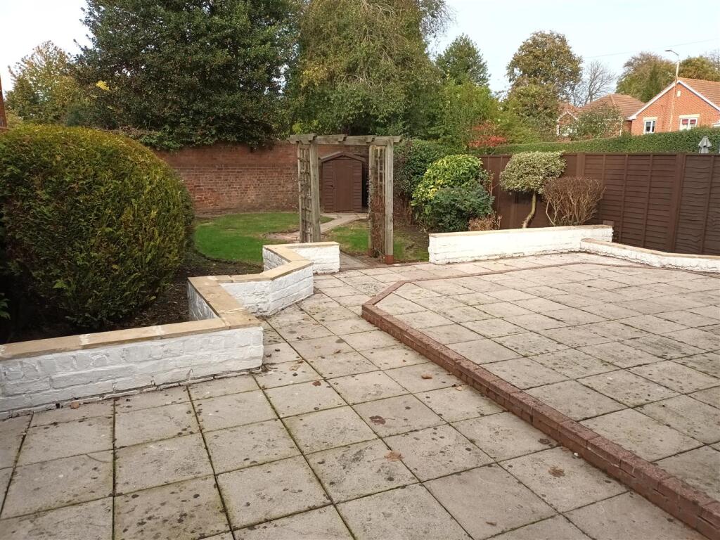 12QueensRoadGardenI.jpg