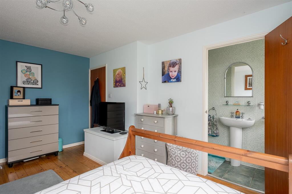 22 Belvoir ave-13.jpg