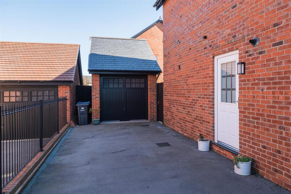 3 Tiverton Way-042.jpg