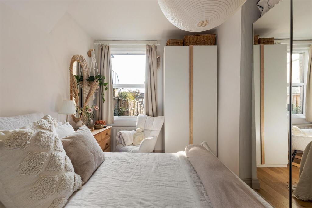 Albert Road E10