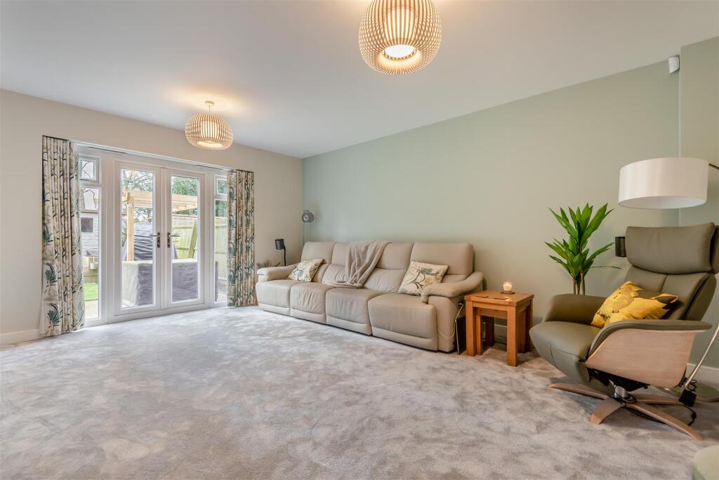 8633638-interior05.jpg