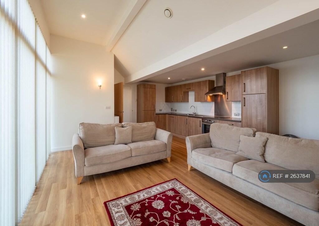 Kitchen / Lounge