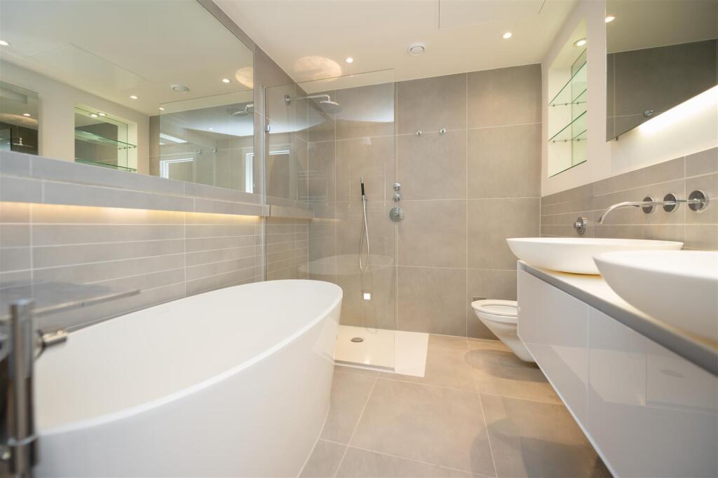 Bedroom 3 En-Suite Bathroom    .jpg